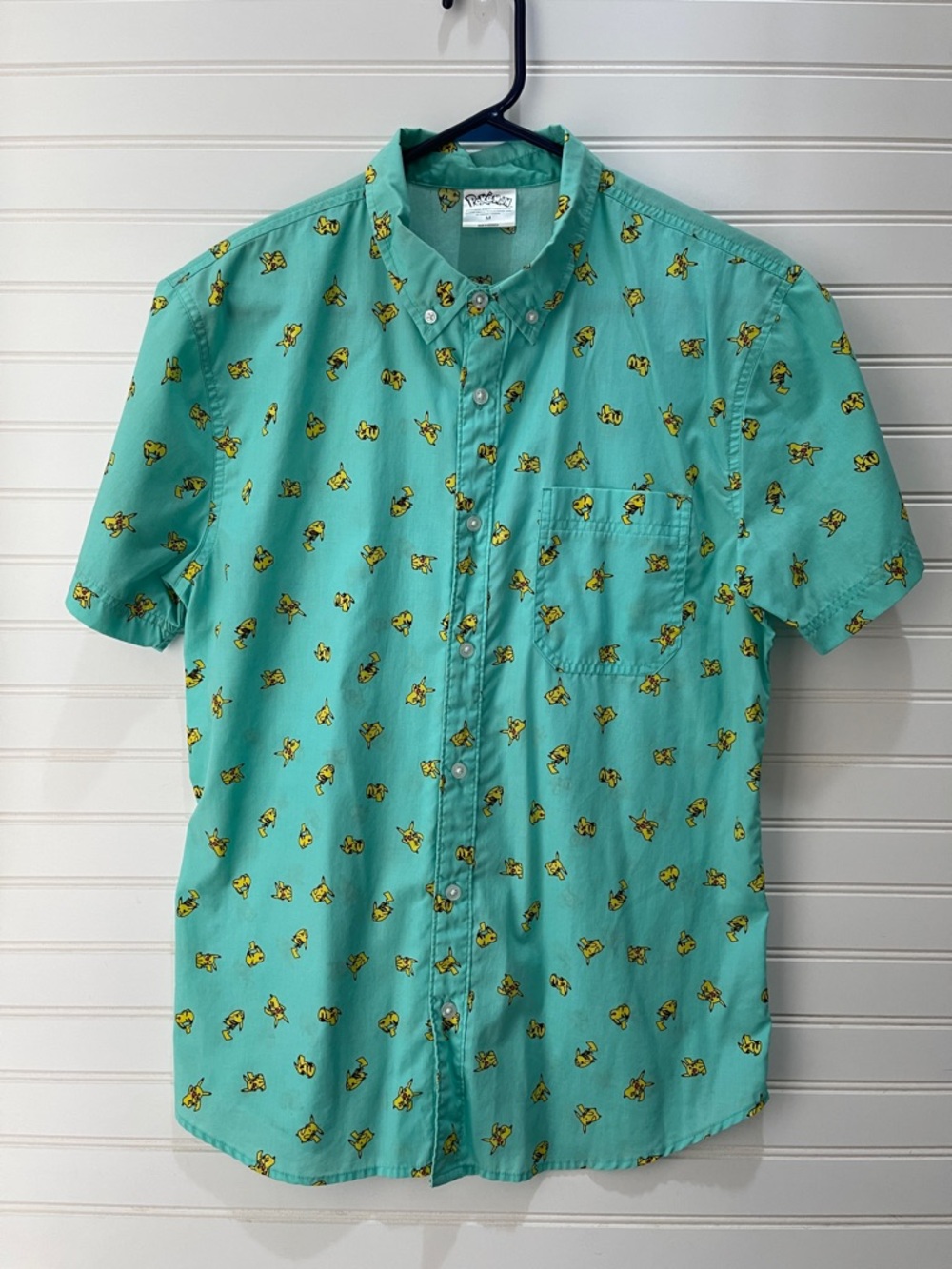 Vintage Pokémon Pikachu Men's Short-Sleeve Button-Up Shirt in Teal